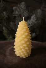 Load image into Gallery viewer, Pinecone Candles
